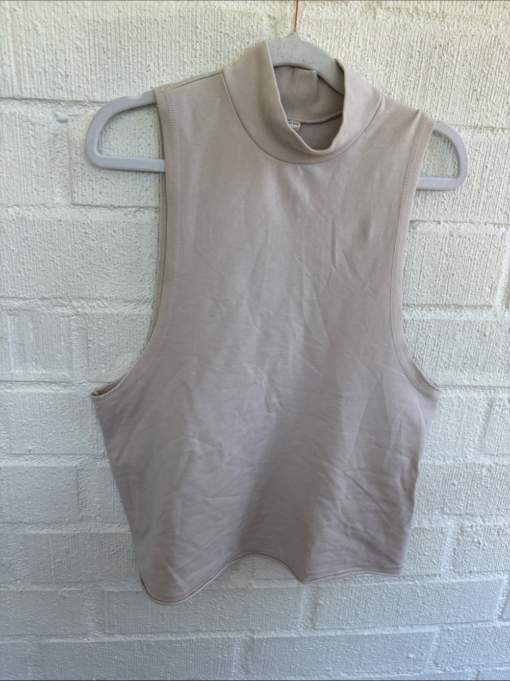 ALO Yoga Sleeveless Mock Neck Tank in Light Taupe sz M - Picture 3 of 6